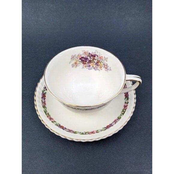 Johnson Bros Old English Queens Bouquet EUC 84 Pc Dinner, Tea & Serving! OBO- - Picture 5 of 15